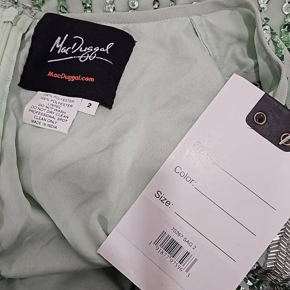 Mac Duggal SEQUINED SLEEVELESS V-NECK MIDI SHEATH DRESS Sz 2 - Picture 2 of 9